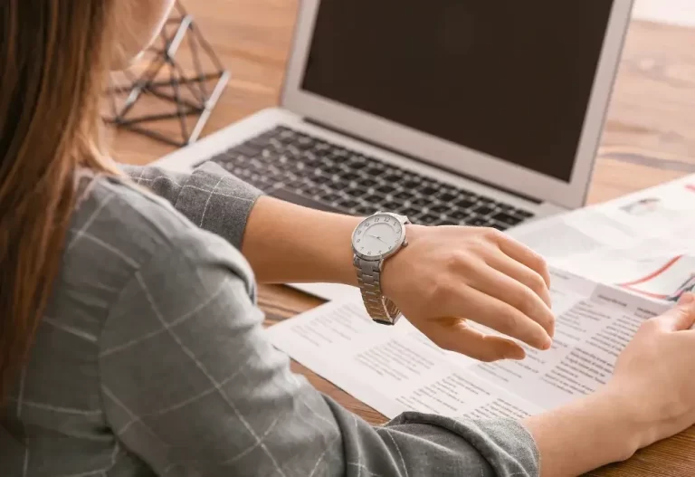 Como funciona o banco de horas e como implementá-lo sem risco para a empresa