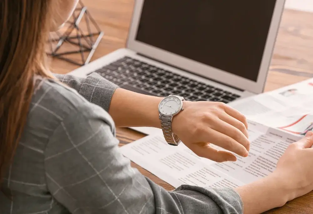 Como funciona o banco de horas e como implementá-lo sem risco para a empresa